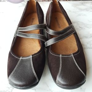 New Naturalizer Brown Flats